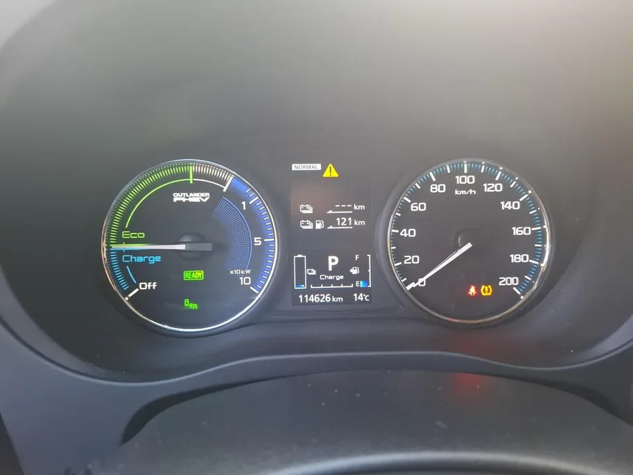 Mitsubishi Outlander 2.4 PHEV Intense | CRUISE | CLIMATE | PDC | STOELVERWARMING |
