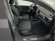 Kia Stonic 1.0 T-GDi 120pk DCT7 DynamicPlusLine | All-Seasonbanden | Apple Carplay/Android Auto