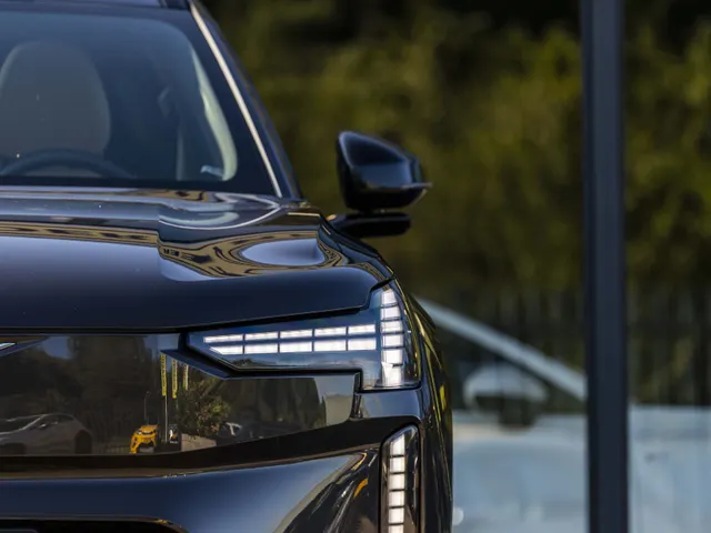 Volvo EX90 Single Motor Core 7p. 104 kWh | Panoramadak | Nieuwstaat | SOH 95% |