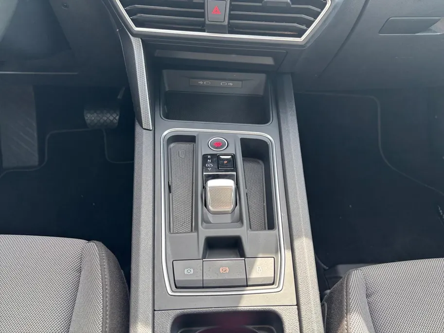 SEAT Leon Sportstourer 1.0 eTSI Style Business Intense | AUT | NAVI | CAMERA | STOELVERWARMING |