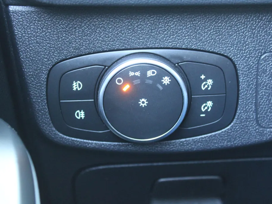 Ford Focus 1.0 EcoBoost Active Business | Trekhaak | Panoramadak | Stuur-/stoel-/voorruitverwarming | Camera | Navi | 18' LM | LED | Cruise adapt. | B&O audio | Zeer nette auto!! |