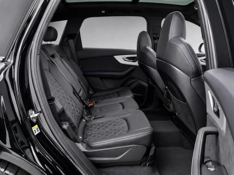 Audi Q7 55 TFSI e quattro Pro Line S 394 PK ·Leder bekleding · Assistentie. plus, remote park · Head-Up display · Glazen panorama dak · Bang & Olufsen