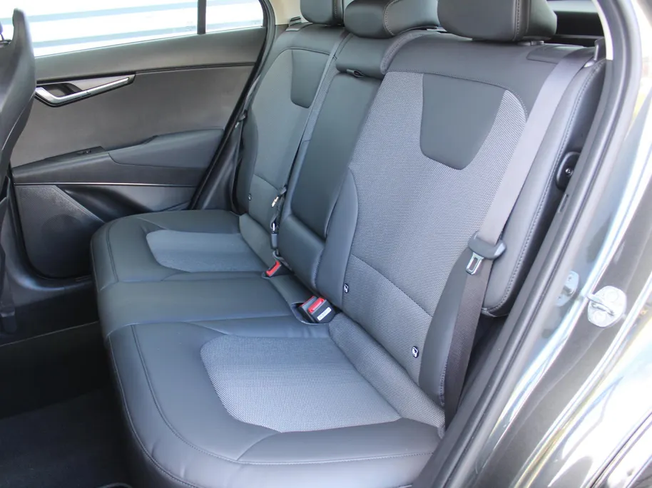 Kia Niro 1.6 GDi Hybrid DynamicLine | Camera | Clima | Cruise | Navi | 16' LM | Keyless | Apple Carplay/Android Auto |