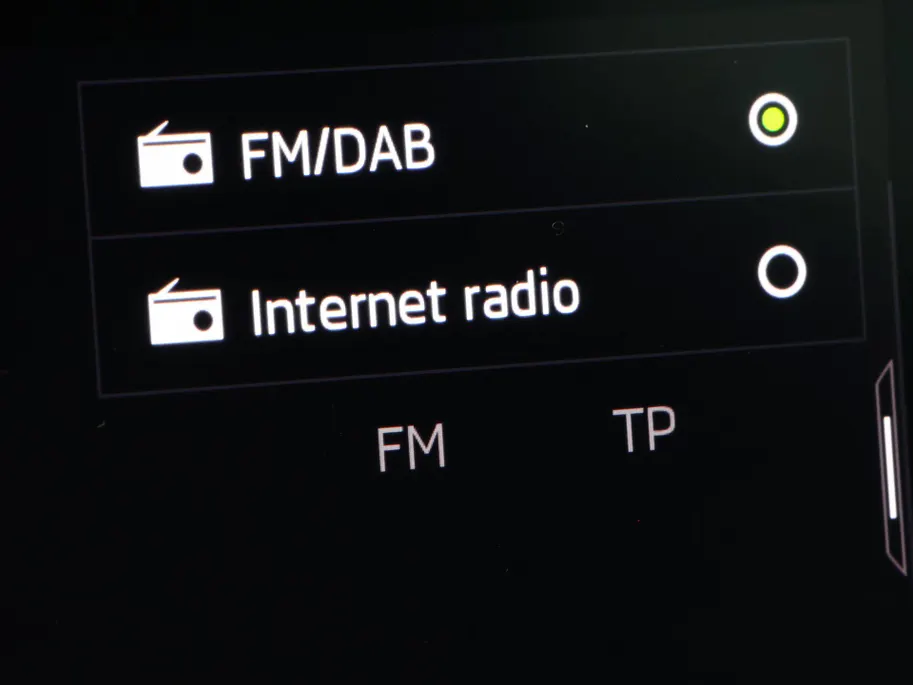 Škoda Octavia Combi 1.4 TSI iV PHEV 204pk DSG Business Edition · Stuur- & Stoelverwarming · Apple/Android Car Play · Cruise Control · Elek. Achterklep · Draadloze Telefoonlader ·