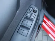Mazda 2 Hybrid 1.5 Select | Trekhaak | Stuur-/stoelverwarming | Camera | HUD | Telefoonlader | Dodehoek detectie | Cruise adapt. | Clima | 16' LM |