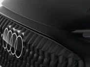 Audi Q3 1.5 200kW e-hybrid Advanced edition 272 PK · Trekhaak elek. wegklapbaar · Verwarmbaar stuurwiel · Exterieur in carrosseriekleur