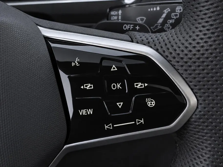 Volkswagen Tiguan 1.4 TSI eHybrid R-Line Business+ · Panoramadak · Trekhaak · 360°Camera · Apple/Android Car Play