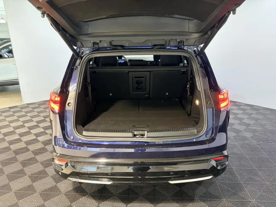 Renault Espace 200PK E-Tech Full Hybrid Esprit Alpine 7p. AT | Navi | Camera | Climate Control | Adaptive Cruise Control | Apple CarPlay/Android Auto | Digital Cockpit | Lichtmetalen Velgen | Licht & Regen Sensor |