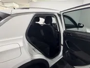 Volkswagen T-Roc 110PK TSI Style | Trekhaak 1300KG Trekgewicht | Navigatie | Cruise Control Adaptief | Climate Control | Camera | Parkeersensoren | Lichtmetalen Velgen | Armsteun |