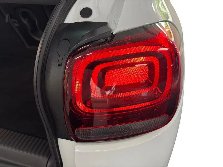Citroën C3 Aircross 1.2 PureTech S&S Shine | Navigatie | Achteruitrijcamera | Apple CarPlay/Android Auto | Climate Control | Cruise Control | Parkeersensoren