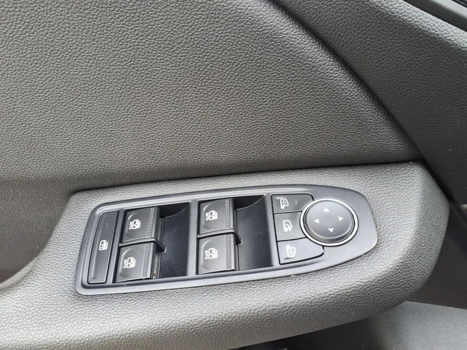 Renault Clio 1.0 TCe Intens Navigatie | Airco | Camera-PDC | Trekhaak |1 jaar Garantie