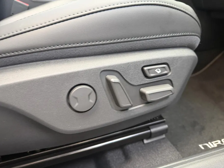 Kia Niro 1.6 GDi Hybrid ExecutiveLine INRUILPREMIE € 6300,- KORTING | OP = OP | FULL-OPTIONS | HEV |