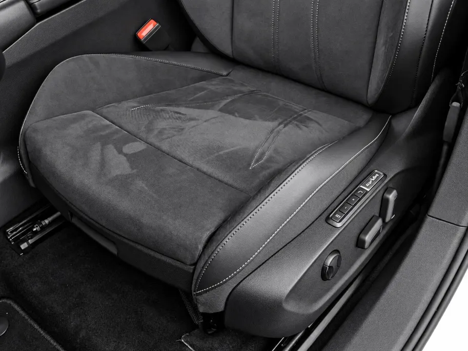 Volkswagen ID.7 Pro Business 286pk 77 kWh · SOH 97,2% · 360 Camera · Head-Up · Alarm · Elek. Trekhaak · Keyless · Elek. Voorstoelen · 20'' Inch · Gratis onderhoud & APK t/m 30-01-2030 · EXTRA INRUILKORTING ·