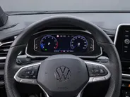 Volkswagen T-Roc 1.5TSI/150PK R-Line · Apple/Android Car Play · Camera + Parkeersensoren · Keyless · Dodehoeksensoren · Stoelverwarming · Garantie t/m 27-03-2027