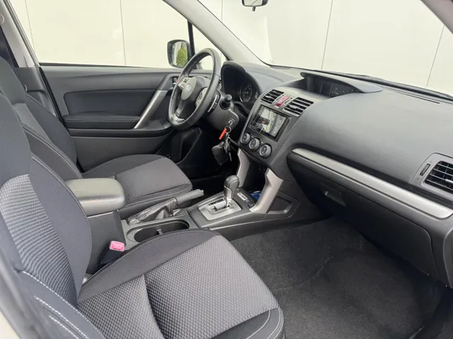 Subaru Forester 2.0 Luxury Automaat | Carplay / Android Auto | Camera | Cruise
