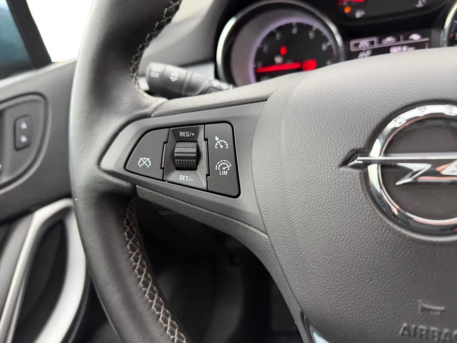 Opel Astra 1.0 Online Edition | NL auto | Cruise control | Navigatie | Parkeersensoren voor en achter | Achteruitrijcamera | 16' lichtmetalen velgen | Airco |  Bovag garantie |