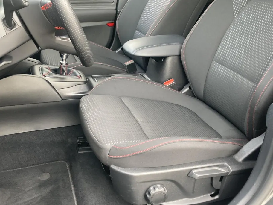 Ford Focus 1.0 EcoBoost Hybrid 125 pk ST Line Wagon Winter Pack - Apple Carplay/Android Auto