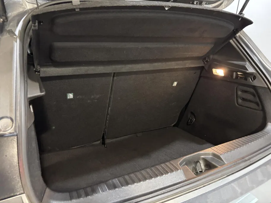 Renault Clio 90PK TCe GPF Techno | 9,3' Navi | Camera | Parkeersensoren | Cruise Control | Climate Control | Licht & Regen Sensor | Apple CarPlay/Android Auto | Full LED | Lichtmetalen Velgen |