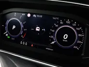 Volkswagen Tiguan 1.4 TSI 245pk DSG eHybrid R-Line Business · Camera · Apple/Android Car Play · Navigatie · P-Sensoren · 19'' Inch ·
