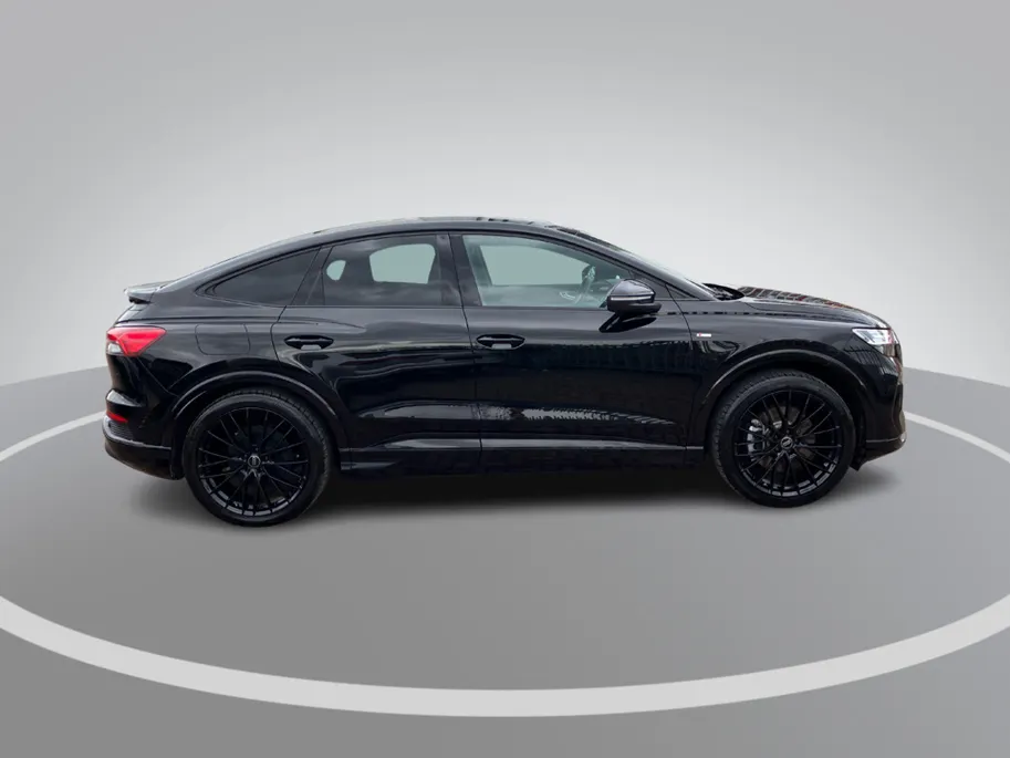 Audi Q4 Sportback e-tron 45 S Edition 82 kWh 210kW/286PK · Leder · Stoelverwarming · Navigatie · Apple/Android Car Play ·