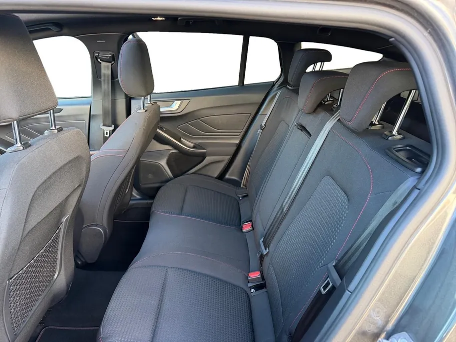 Ford Focus Wagon 1.0 EcoBoost Hybrid ST Line X B&O Audio | Stoel, stuur en voorruitverwarming | Panoramadak
