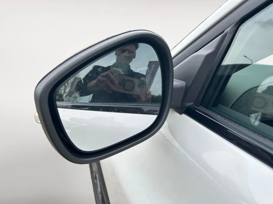 Ford Mustang Mach-E AWD 75 kWh 269PK | 95% SOH | DEMO | Stoel- stuur en vooruit verwarming | Zwart dak en spiegels | Navigatie