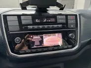 Volkswagen up! 1.0 65pk · Camera · P-Sensoren · Climatronic · Cruise Control · Telefoon Dock · 14'' Inch ·