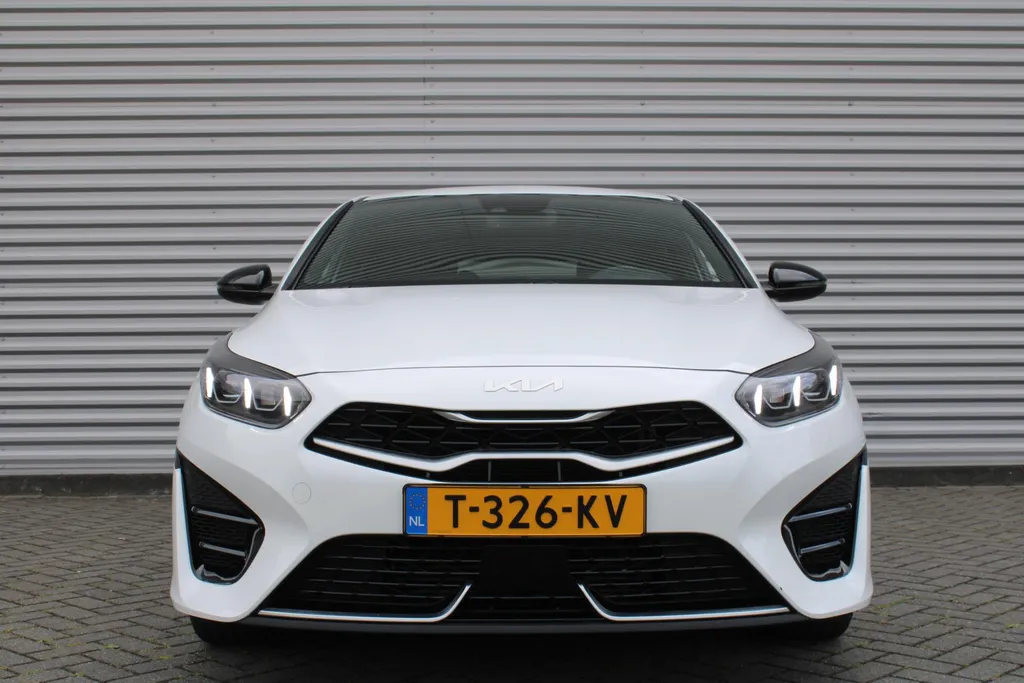 Kia ProCeed 1.5 T-GDi DCT7 GT-Line | BTW Auto | Automaat | Trekhaak | Verwarmde sportstoelen | Camera | Dodehoek detectie | Telefoonlader | LED |