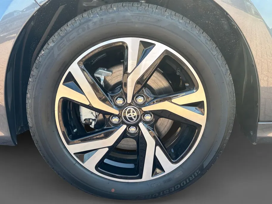 Toyota Yaris 1.5 Hybrid 115 Comfort *NIEUW*Automaat*Navi via Carplay*Camera*Climate Control*Adapt. Cruise Control*LM.Velgen*NIEUWE AUTO!