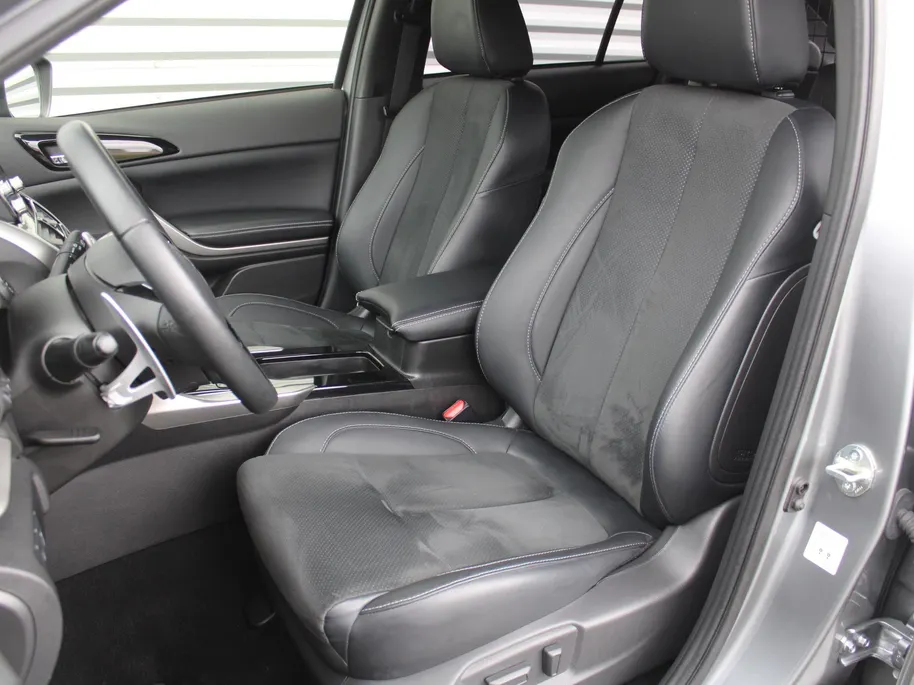 Mitsubishi Eclipse Cross 2.4 PHEV Executive | Trekhaak | 18' LM | 360 Camera | Navi | Cruise adapt. | Elek. stoelverstelling | Leer/Alcantara | Stuur-/stoelverwarming | LED |
