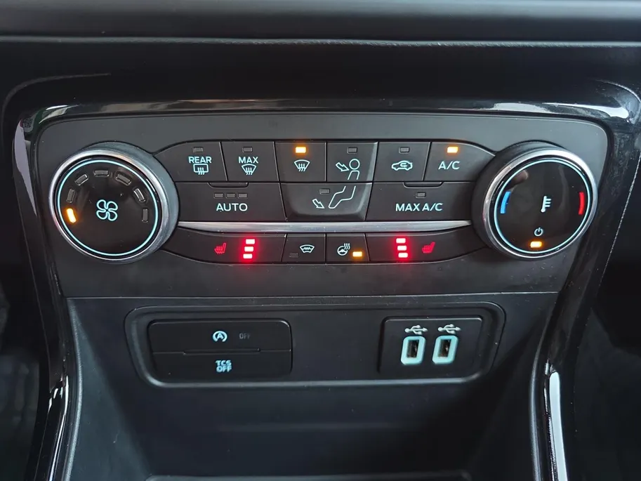 Ford EcoSport 1.0 EcoBoost ST-Line | Two-Tone | Winter Pack | Climate Control | Parkeersensoren | Apple CarPlay / Android Auto |