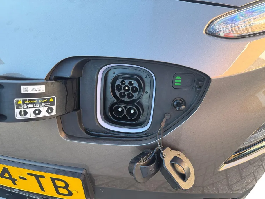 Hyundai Kona EV Comfort 64 kWh | Lichtmetalen velgen| Navigatie| Camera| Cruise Controle| Dealer onderhouden| Metalliclak