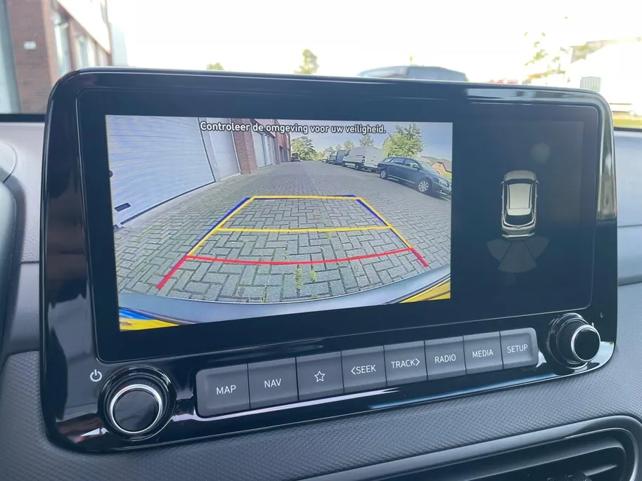 Hyundai Kona 1.6 GDI HEV Fashion Sky | Navigatie| Lichtmetalen velgen| Parkeersensoren| Schuif- kanteldak| Climate Controle| Adaptieve Cruise Controle| Dode hoeksensor|