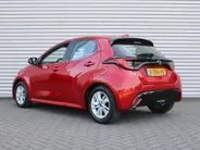 Mazda 2 Hybrid 1.5 Agile | Comfort pakket | CarPlay | Camera | Stuur-/stoelverwarming | Cruise adapt. | 15' LM |