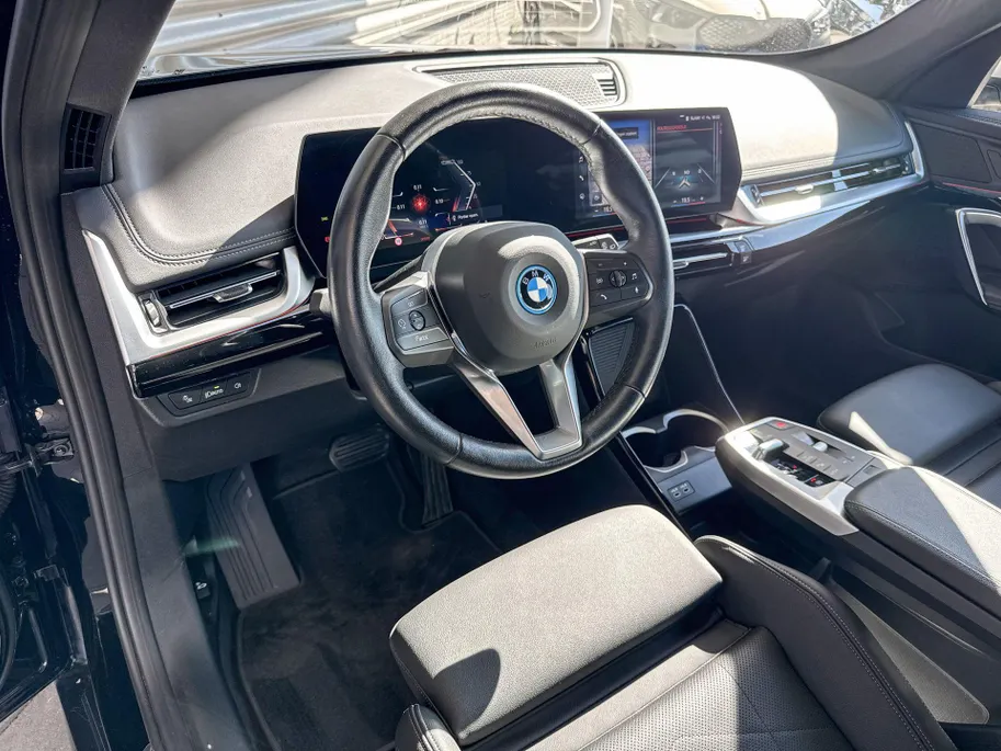 BMW iX1 xDrive30 Launch Edition 67 kWh