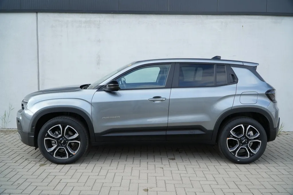 Jeep Avenger 1.2 e-Hybrid Summit | Navi | JBL | Camera | Winter | 18"