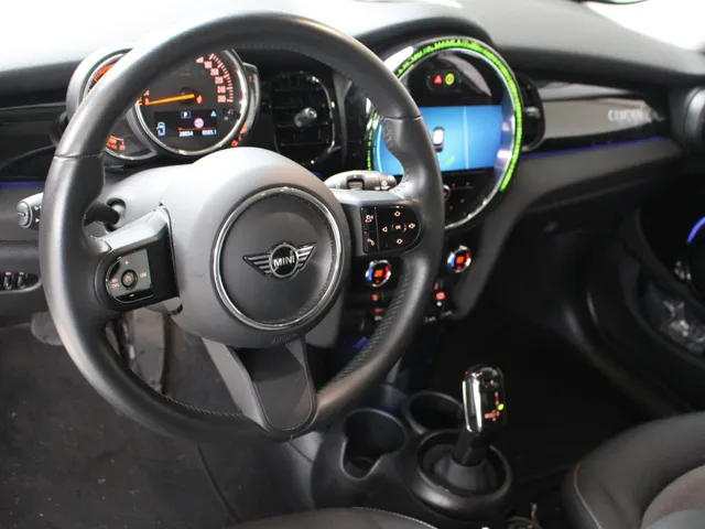 MINI 5-Deurs 1.5 Cooper Camden Edition Automaat | Navigatie | PDC | Cruise Control