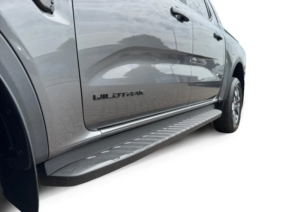 RANGER Ranger Wildtrak Double Cab 2.3 PHEV 205 kW/278 pk Automaat | Uit Voorraad Leverbaar | Prijs inclusief BPM & Kosten rijklaar maken | 5 persoons | GRIJS kenteken** | Elektrische Rollertop | Trekhaak | Adaptive Cruise control