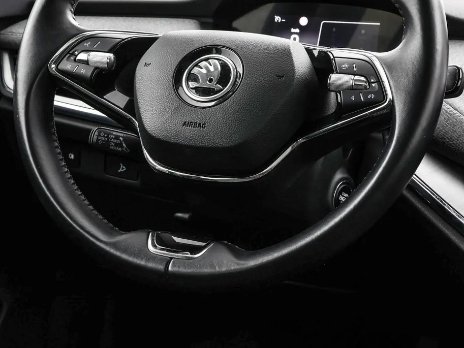 Škoda Enyaq Coupe iV 60 180pk · SOH 94,1% · Panoramadak · Camera · Apple/Android Car Play · 19'Velgen · Sfeerverlichting · Elek. Inklapbare Spiegels ·
