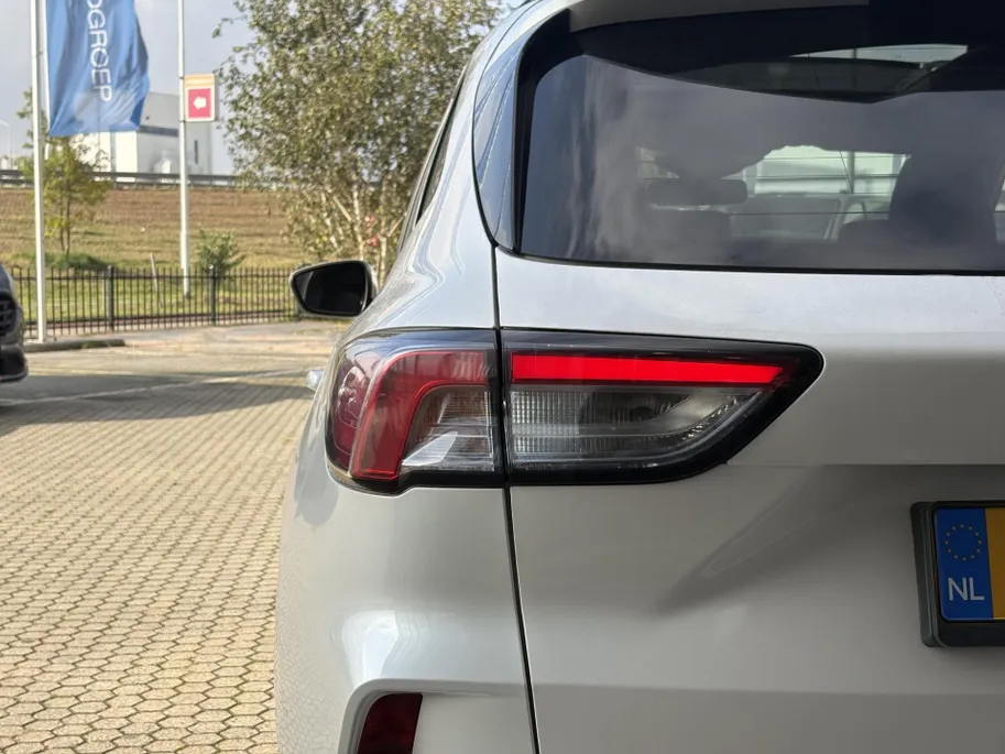 Ford Kuga 1.5 EcoBoost ST-Line X 150PK | PANORAMADAK | TREKHAAK 1800 kg | APPLE CAR PLAY - ANDROID AUTO | ADAPTIEVE CRUISE CONTROL
