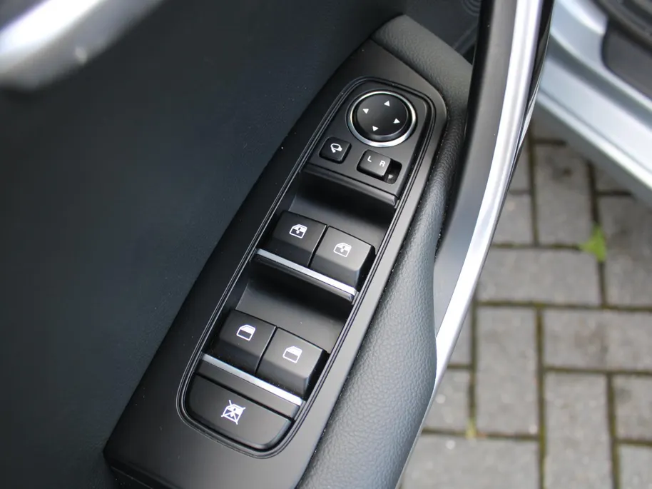 Kia Ceed Sportswagon 1.0 T-GDi DynamicPlusLine | Stoel- & stuurverwarming | Camera | LED | Navi | Elek. achterklep |