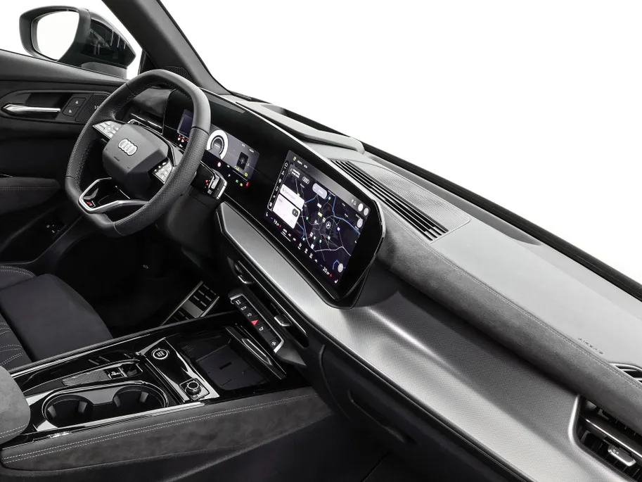 Audi Q3 1.5 200kW e-hybrid S edition 272 PK · MMI Experience pro · Tech plus · 20' LM Velgen
