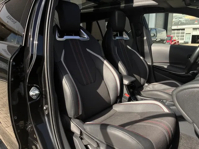 Toyota Corolla Touring Sports 2.0 Hybrid GR-Sport | Panoramadak | JBL | Trekhaak