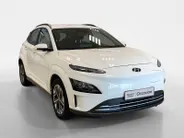 Hyundai Kona EV | 64 KWH | COMFORT | APPLE CARPLAY | CAMERA | DEALERONDERHOUDEN |