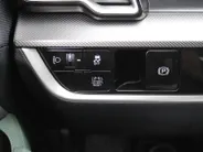 Kia Sportage 1.6 T-GDi Hybrid Dark Edition | Stuur-/stoelverwarming v+a | Camera | Elek. stoelverstelling | 18' LM | Cruise adapt. | Navi | Clima | Half leer/suède |