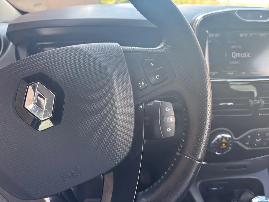 Renault ZOE R110 Iconic 41 kWh | Koop accu | Achteruitrijcamera | Stoelverwarming | Bluetooth