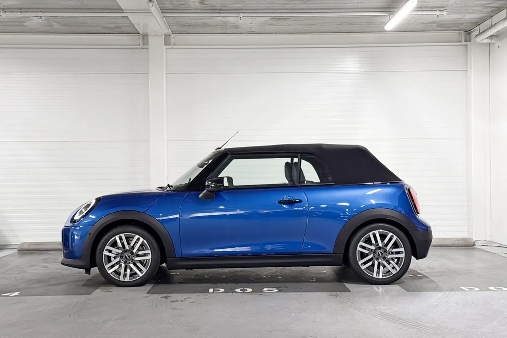 MINI Cooper Cabrio Cooper C Favoured
