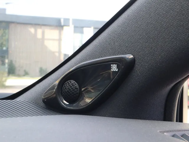 Toyota Corolla Touring Sports Hybrid 140 GR Sport | Schuif/Kantel Dak | Headup Display | Apple/Android Auto |
