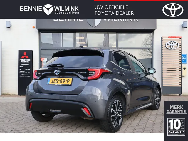 Toyota Yaris 1.5 Hybrid Dynamic Limited | Stoelverwarming | Parkeersensoren VERKOCHT