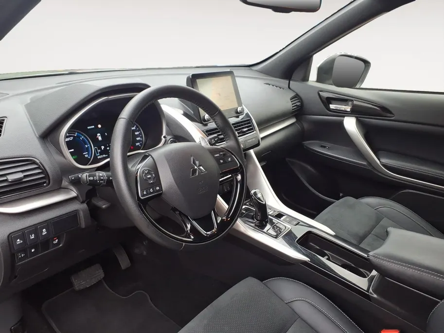 Mitsubishi Eclipse Cross 2.4 PHEV Intense+ Automaat | Navigatie | Trekhaak | Dealer onderhouden | Fabrieksganatie